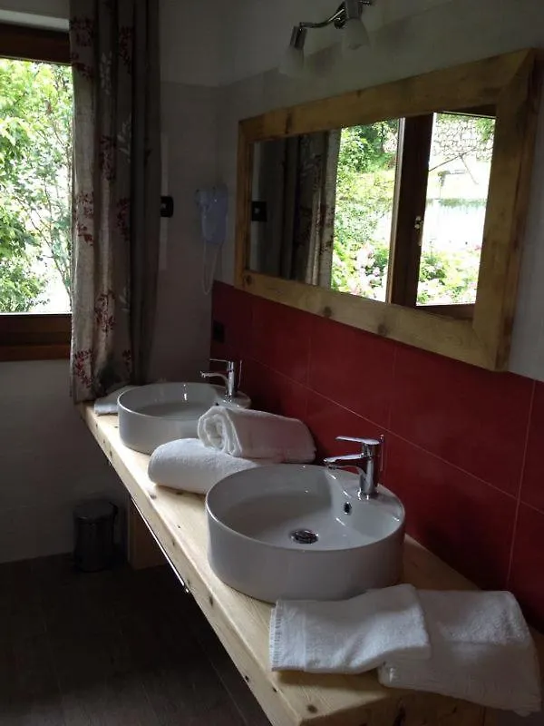 Fra Rose E Mughi Bed & Breakfast Domegge di Cadore Italy