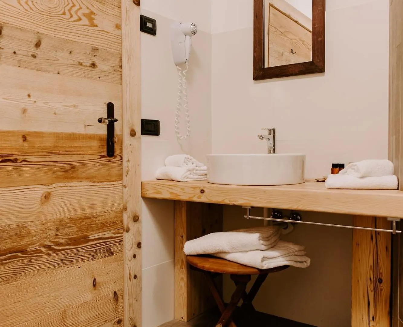 Fra Rose E Mughi Bed & Breakfast Domegge di Cadore