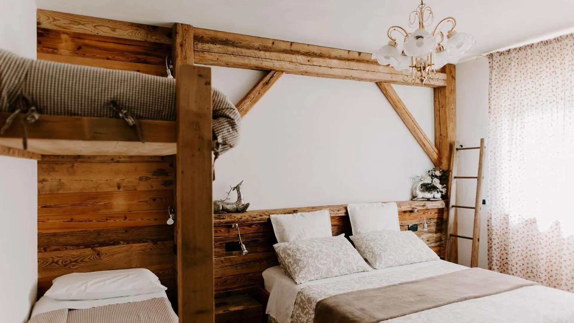 Fra Rose E Mughi Bed & Breakfast Domegge di Cadore 0*,